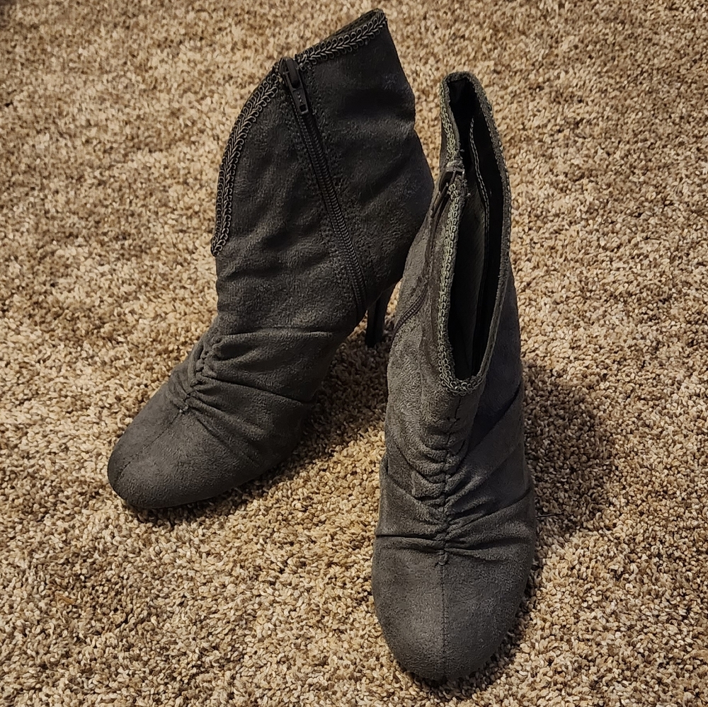Paprika Grey Ankle Booties